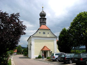 die Kirche in Pillmersried